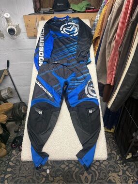 Moose Racing outfit, M1 pant & matching long sleeve shirt, pants 30 shirt Med